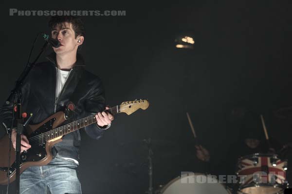 ARCTIC MONKEYS - 2011-08-27 - SAINT CLOUD - Domaine National - Grande Scene - 